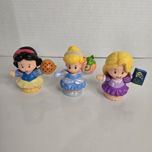 Fisher Price Disney Little People Lot of 3 Snow White Rapunzel Cinderella Toys - Picture 1 of 6